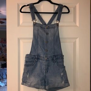 Small celebrity pink overalls